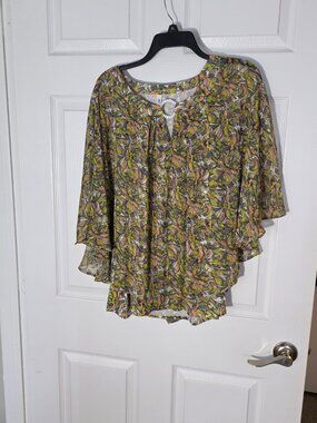 NY Collection Plus Size 1X Chiffon Poncho Top with Ring This overlay top from NY